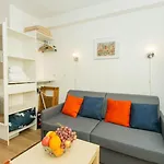 Bnbnook - Eiffel Tower & Champs-Elysees - Studio